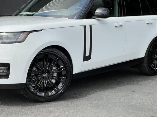 2025 Land Rover Range Rover P400 SE