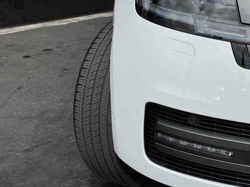 2025 Land Rover Range Rover P400 SE