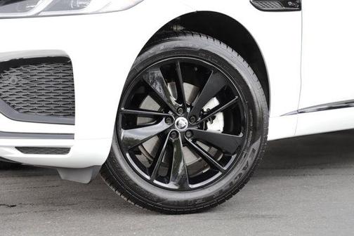 Fuji White 2025 Jaguar F-PACE P250 R-Dynamic S