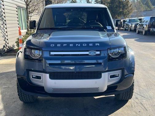 2025 Land Rover Defender P400 S