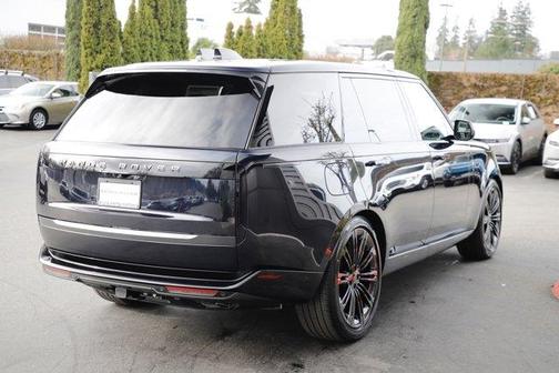 2026 Land Rover Range Rover P530 SE 7 Seat