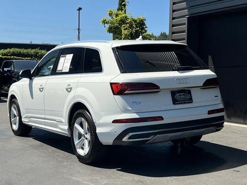 2022 Audi Q7 55 Premium