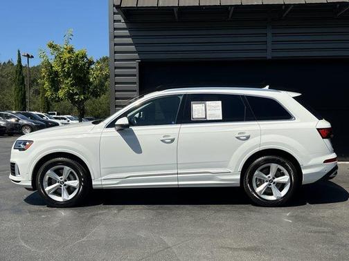 2022 Audi Q7 55 Premium