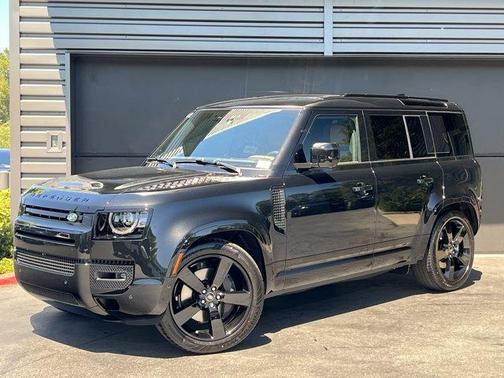 2025 Land Rover Defender P400 X-Dynamic SE