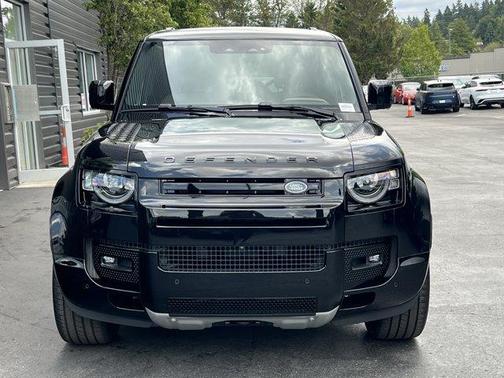 2025 Land Rover Defender P500 V8