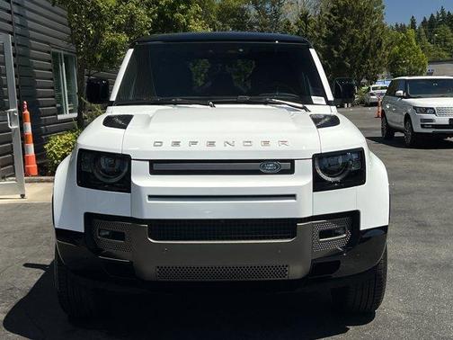 2025 Land Rover Defender P400 X-Dynamic SE