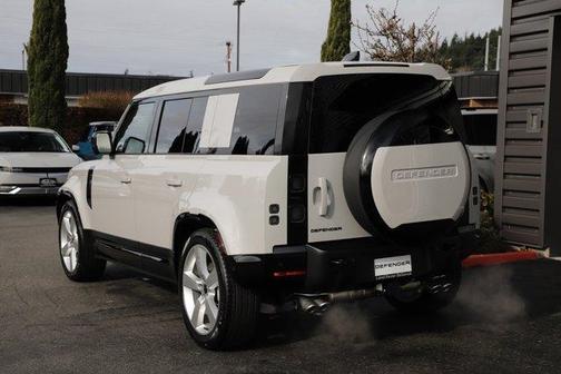 2026 Land Rover Defender P500 X-Dynamic SE