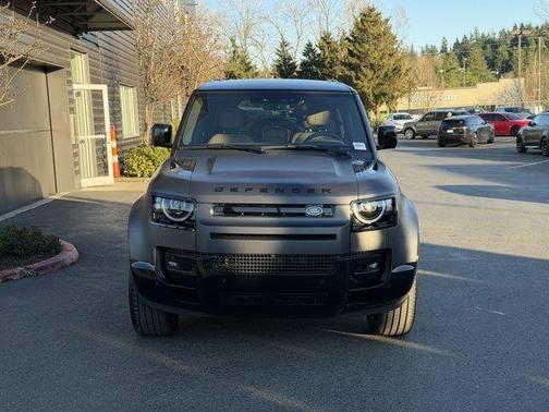 2026 Land Rover Defender P500 V8