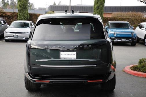 2026 Land Rover Range Rover P550e SE