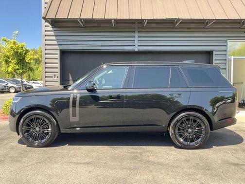 2025 Land Rover Range Rover P400 SE 7 Seat