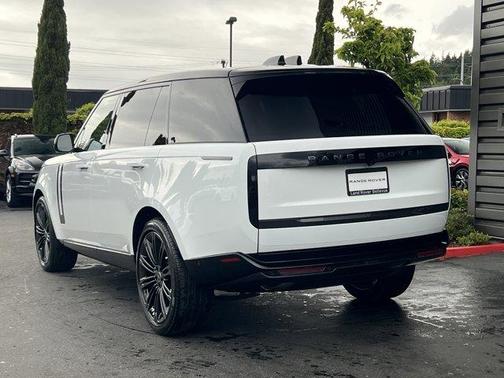 2025 Land Rover Range Rover P400 SE 7 Seat