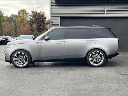 2025 Land Rover Range Rover P400 SE 7 Seat