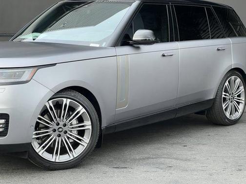 2025 Land Rover Range Rover P400 SE 7 Seat
