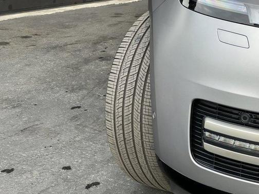 2025 Land Rover Range Rover P400 SE 7 Seat