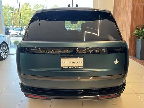 2025 Land Rover Range Rover P615 SV