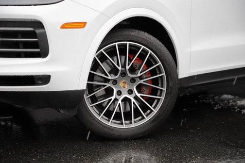 2023 Porsche Cayenne Platinum Edition