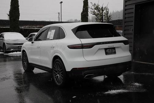 2023 Porsche Cayenne Platinum Edition