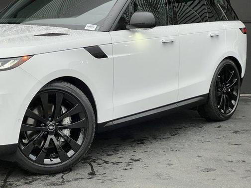 2025 Land Rover Range Rover Sport P360 SE