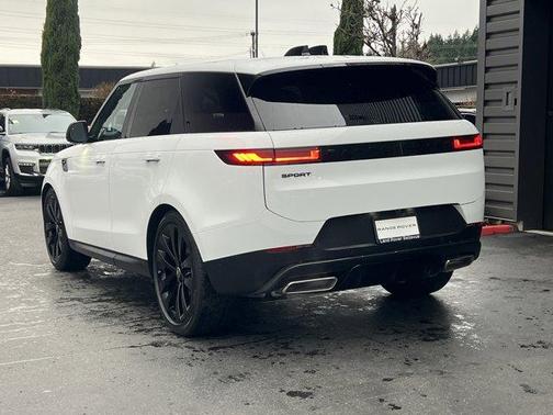 2025 Land Rover Range Rover Sport P360 SE