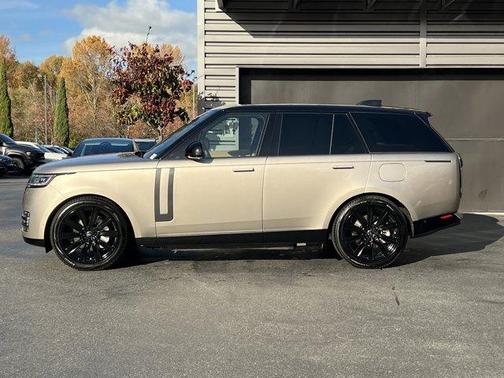 2025 Land Rover Range Rover P550e SE