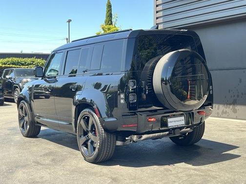 2025 Land Rover Defender P400 X