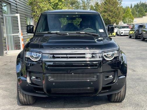 2025 Land Rover Defender P400 X-Dynamic SE