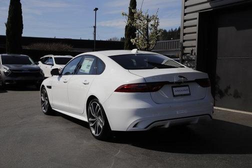 2024 Jaguar XF R-Dynamic SE