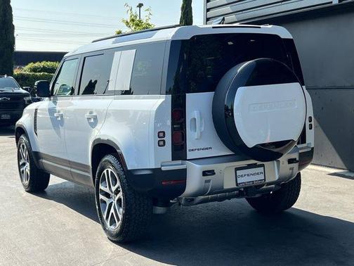 2025 Land Rover Defender P300
