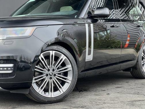 2025 Land Rover Range Rover P530 Autobiography