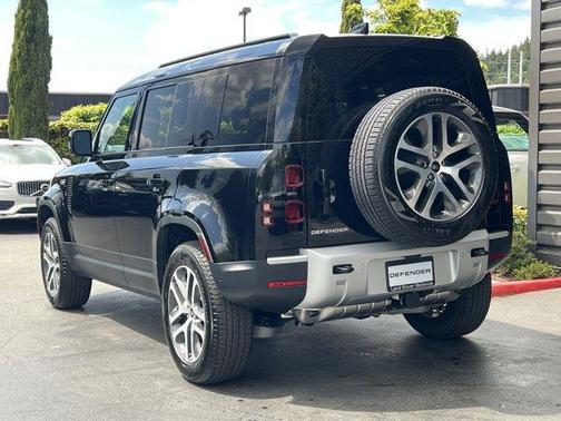 2025 Land Rover Defender P300