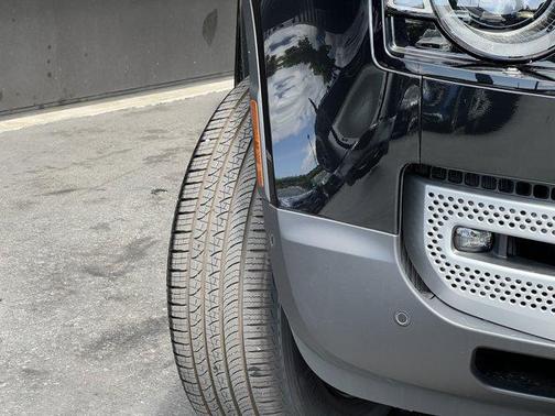 2025 Land Rover Defender P300