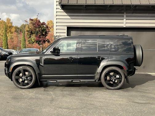 2025 Land Rover Defender P400 X-Dynamic SE