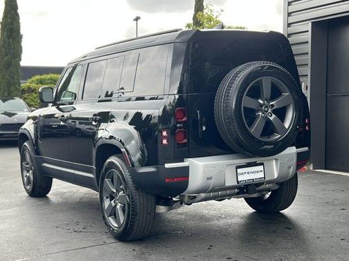 2025 Land Rover Defender P300