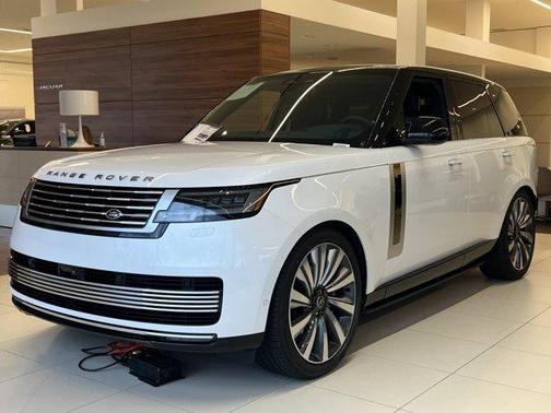 2025 Land Rover Range Rover P615 SV