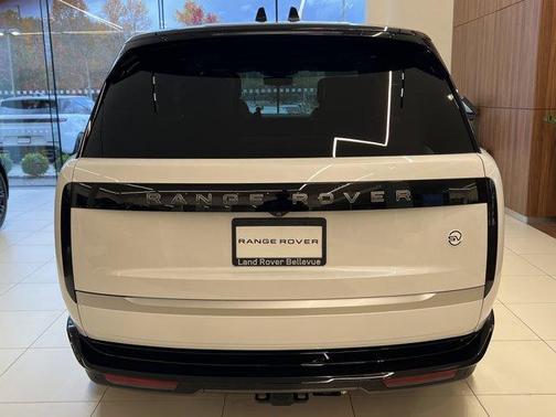 2025 Land Rover Range Rover P615 SV