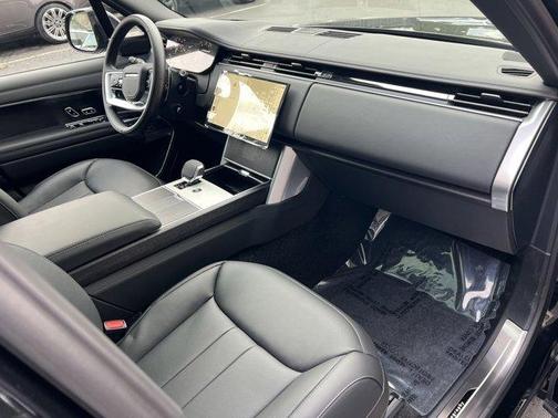 2025 Land Rover Range Rover AUTOBIOGRAPHY