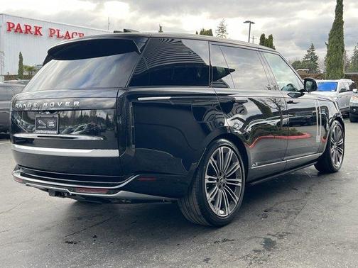 2025 Land Rover Range Rover AUTOBIOGRAPHY