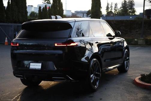 2026 Land Rover Range Rover Sport 5.0 Supercharged Dynamic