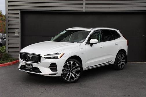 Crystal White 2023 Volvo XC60 Recharge Plug-In Hybrid T8 Ultimate Bright Theme SUV