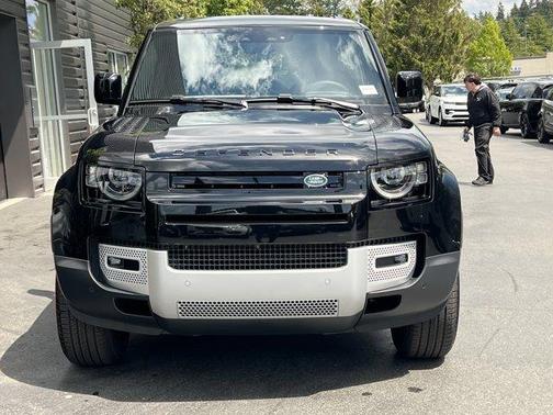 2025 Land Rover Defender P300