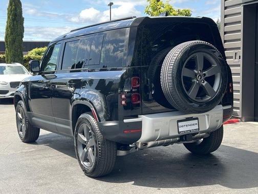 2025 Land Rover Defender P300
