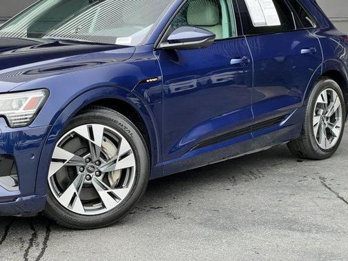 2022 Audi e-tron Premium
