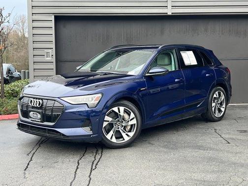 2022 Audi e-tron Premium