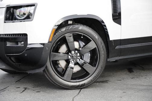 2026 Land Rover Defender 110 X-Dynamic SE