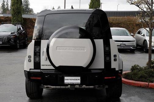 2026 Land Rover Defender 110 X-Dynamic SE