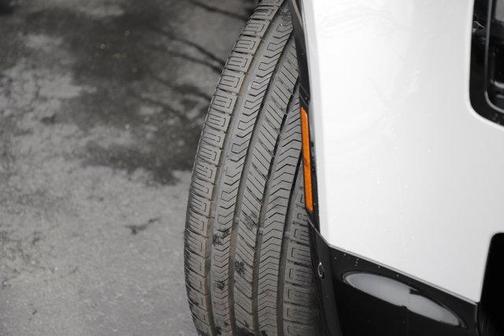 2026 Land Rover Defender 110 X-Dynamic SE