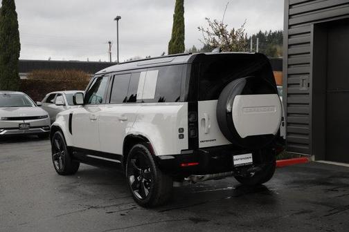 2026 Land Rover Defender 110 X-Dynamic SE