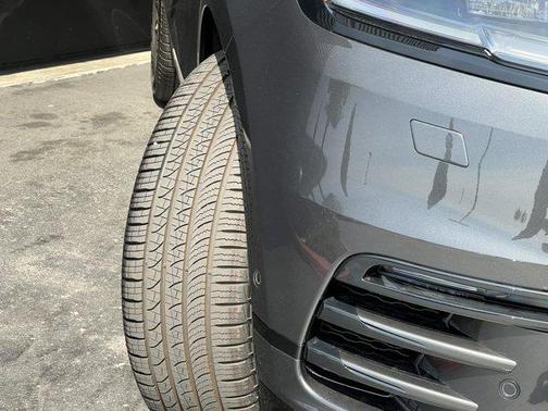 2026 Land Rover Range Rover Velar P250 Dynamic SE