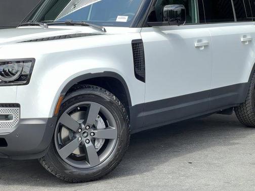 2025 Land Rover Defender P300