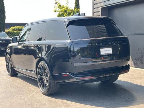 2025 Land Rover Range Rover P400 SE 7 Seat